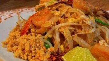 thajské ryžové nudle s chili