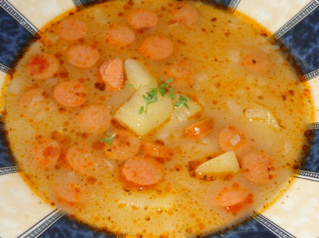polievka s párkami